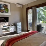 Sus Beach Cottages 1 Legian