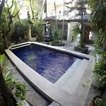 Sus Beach Cottages 1 Legian