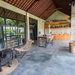 Villa Wirtiga - Elegant 3Bdr Villa In The Heart Of Canggu!