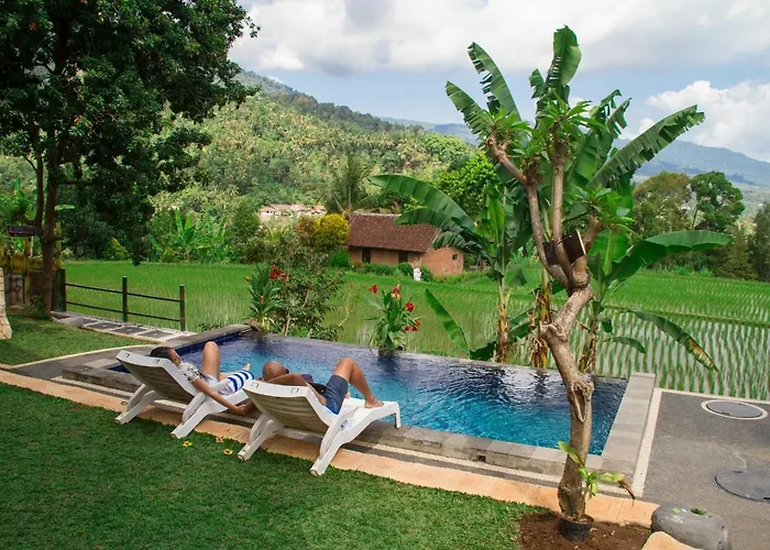 Mandhasativa Homestay