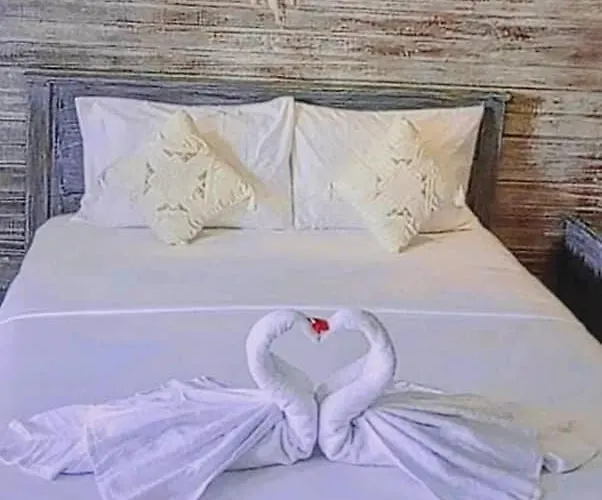 Sarinah Beach - Bistro & Bungalow
