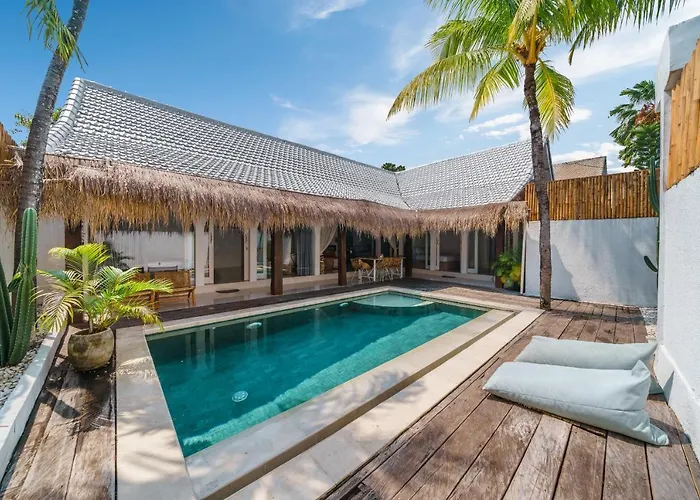 Villa Santorini - Boho-Chic 3-Bedroom Villa In The Heart Of Berawa!