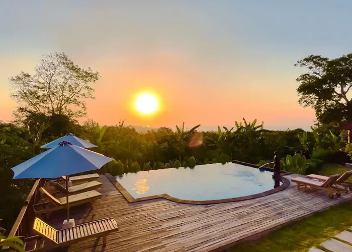 Sunset Hill Lembongan
