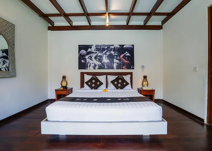 Villa Cira - 5 Bedrooms Private Villa Next To Seminyak