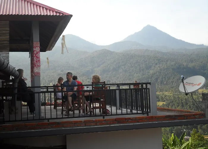 One Homestay And Warung