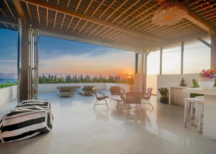 Bali Luxe Villa Beachfront Rooftop Sunsets