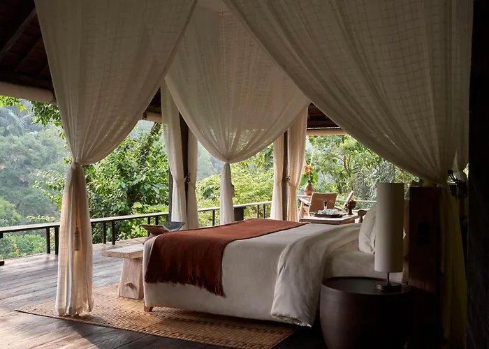 Buahan, A Banyan Tree Escape