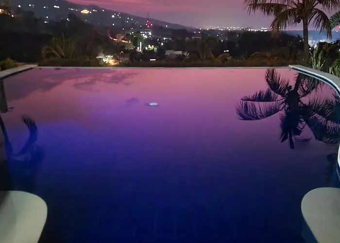 The Dharma Lovina - Mountain, Sea & Sunset View - Private Villa W Starlink - 5Br