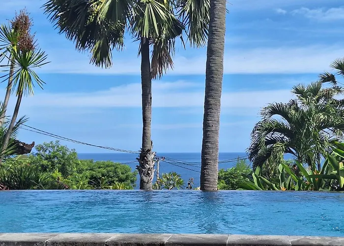Frangipani Inn & Restaurant