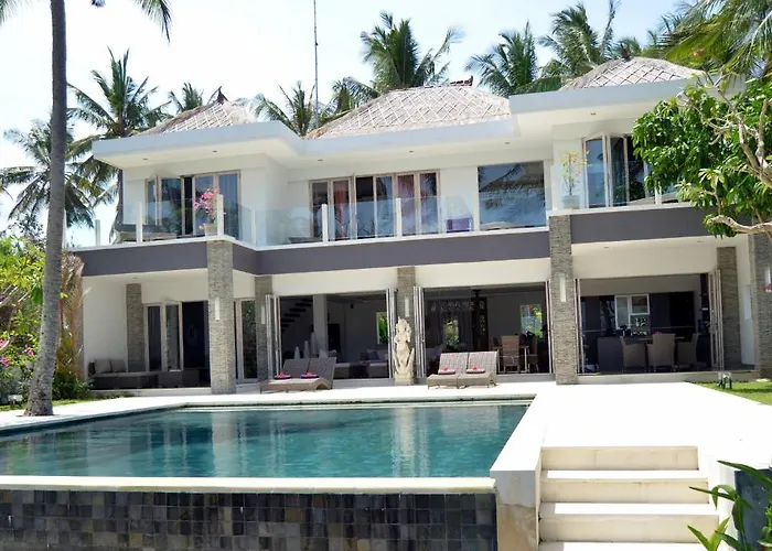Beachfront Villa Black Pearl