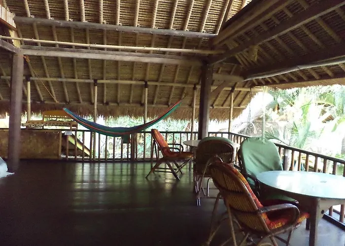 Topi Inn