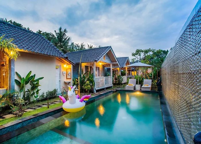 The Syron Huts Lembongan