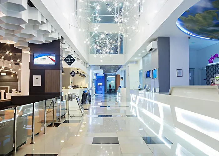 Berry Biz Hotel