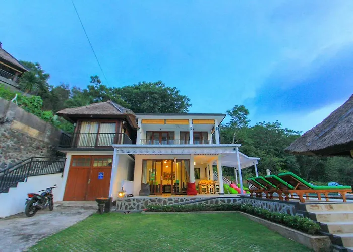 Villa Rinisha Rumah Senja Temukus Lovina