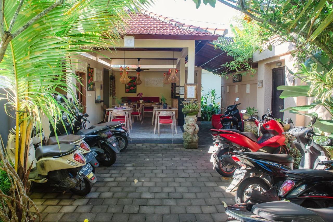 Villa Ratna *