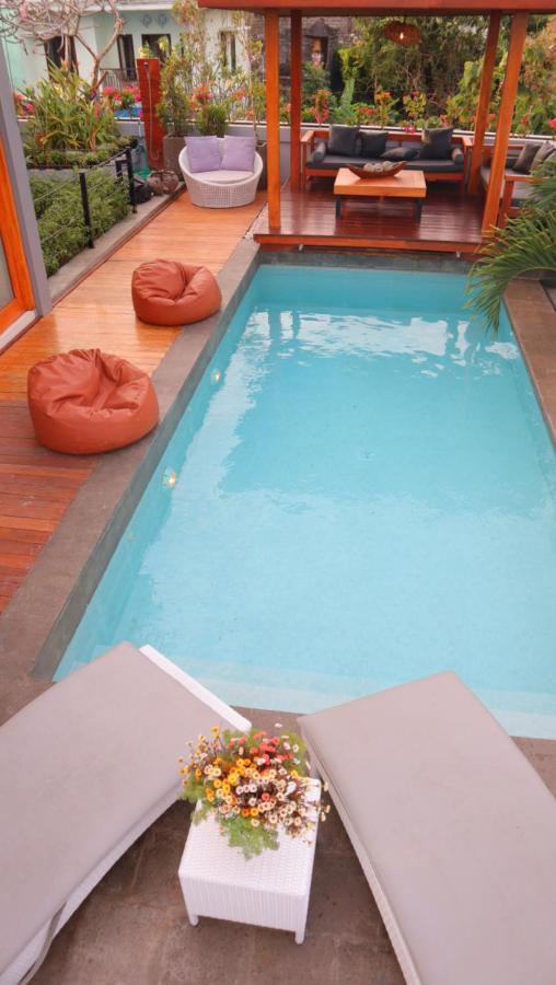 Elmina Bali *