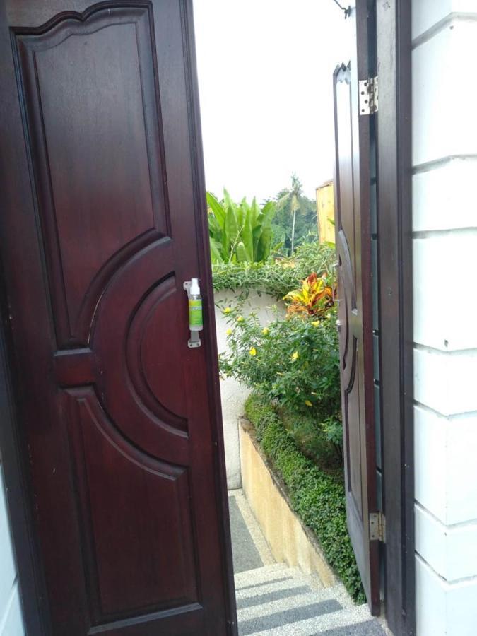 Pererenan Nengah Wisma tamu 2*
