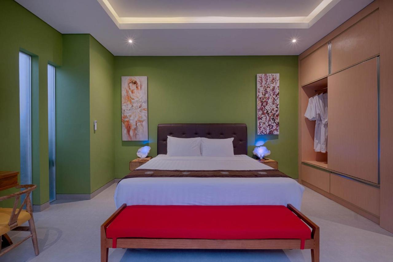 By Sanga Sanga Hospitality Villa *