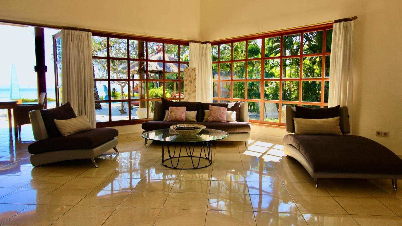 Surgawi Villa Lovina (Bali)