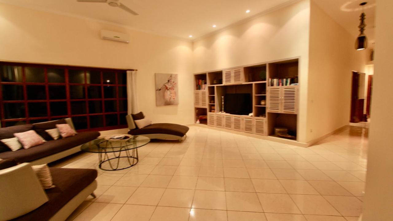 Surgawi Villa Lovina (Bali)