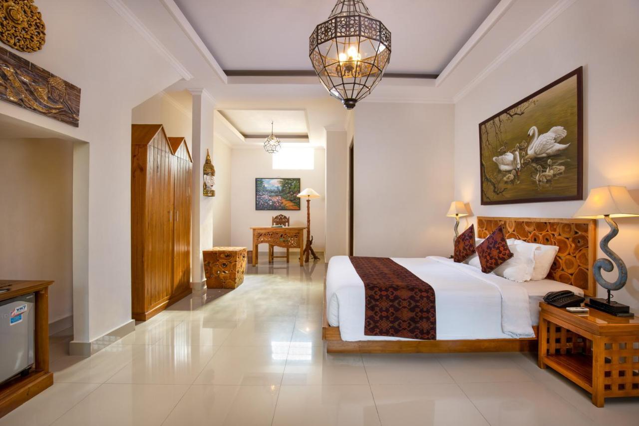 Field And Restaurant Hotel