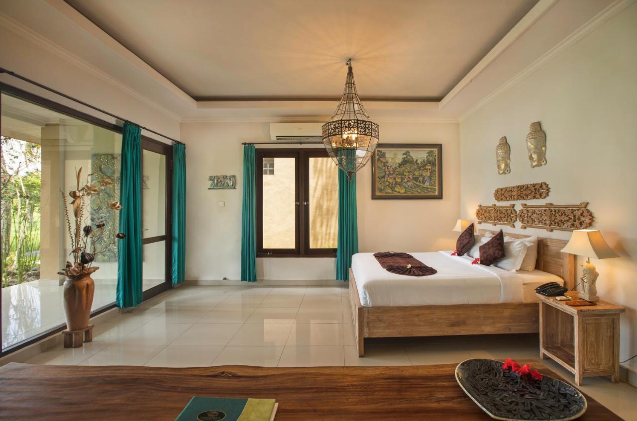 Field And Restaurant Hotel 3*