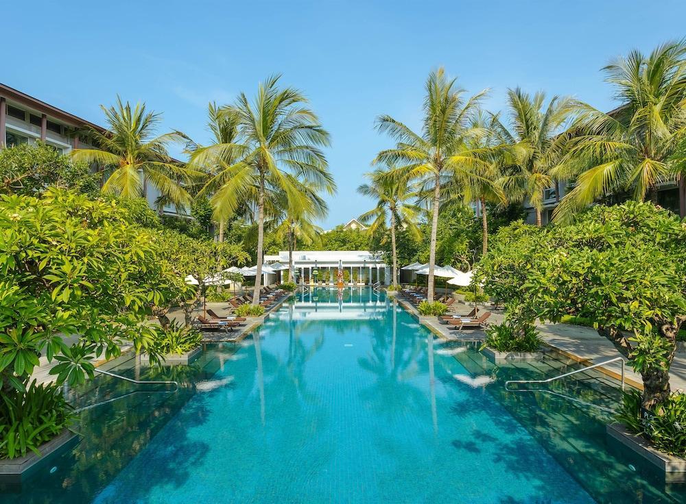 Hotel Hilton Garden Bali Ngurah Rai Airport 4*