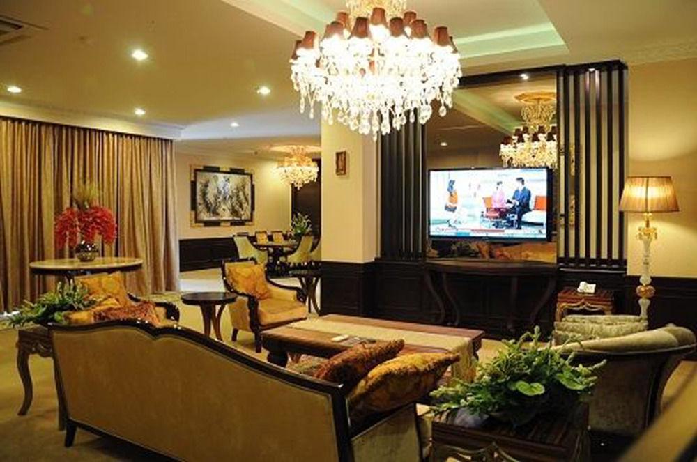 Lorin New Kuta Hotel 4*