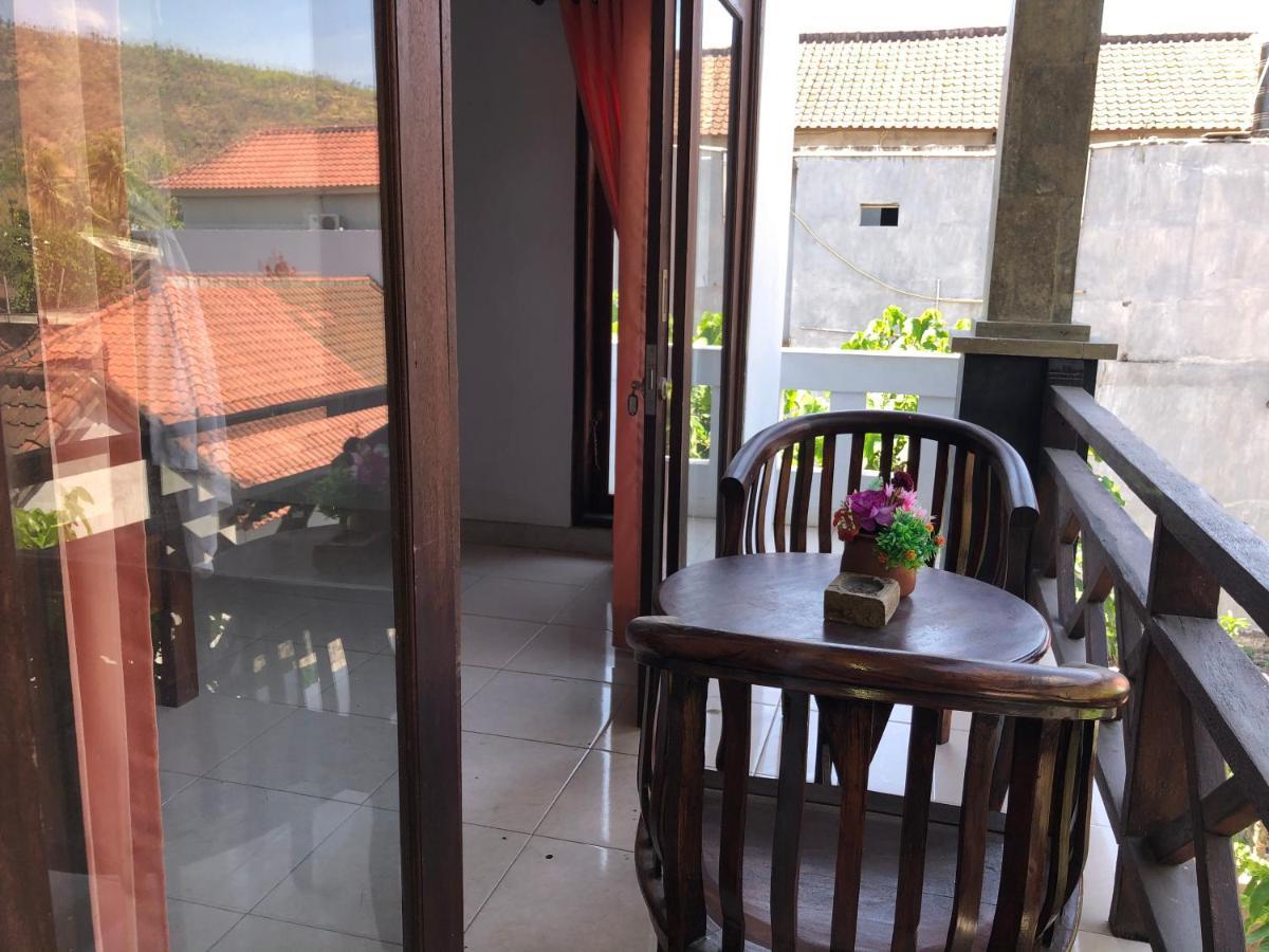 Tira Homestay *
