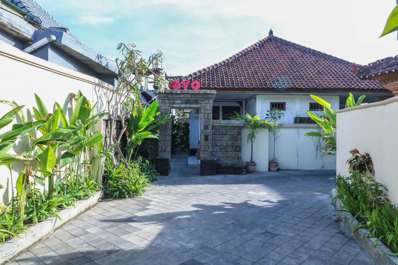 Hotel Oyo 2679 Exis Tropical And 2*