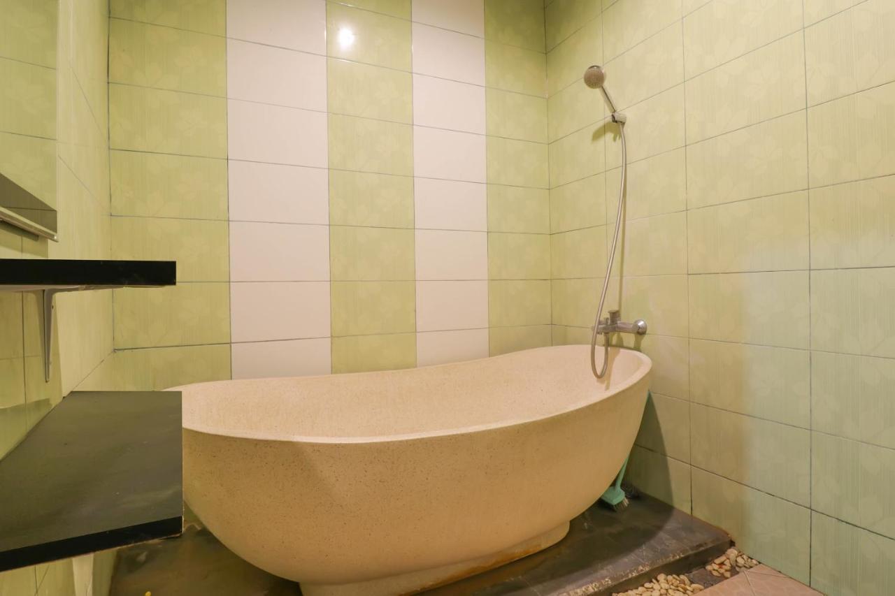 Hotel Oyo 2679 Exis Tropical And Sanur (Bali)