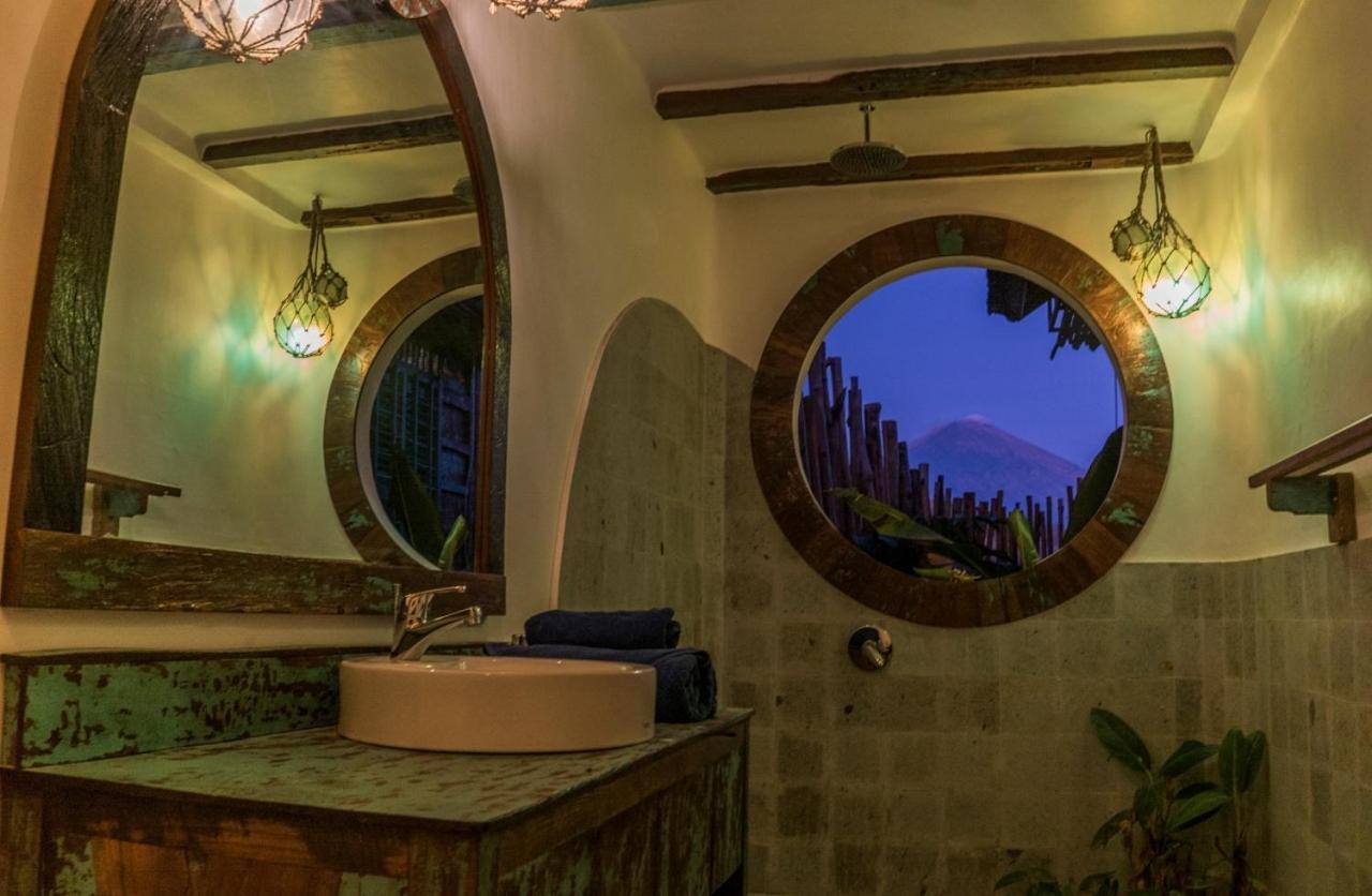 Blue Earth Village Hotel Amed (Bali)