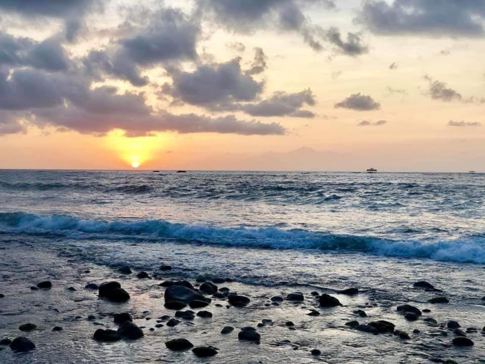 Lodge Dalem Surf Retreat *
