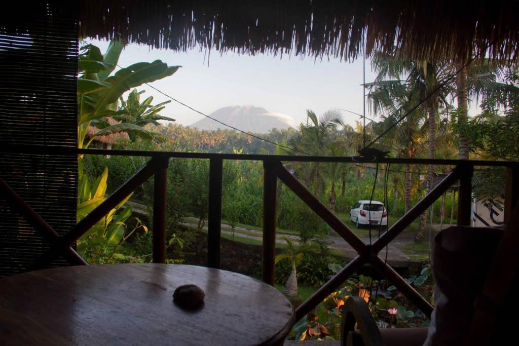 Lodge Dalem Surf Retreat