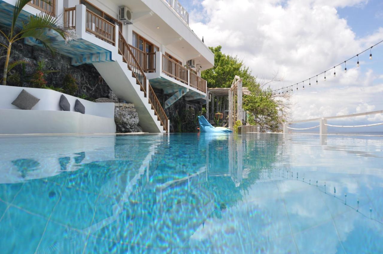 Ocean Blue Hotel Batununggul