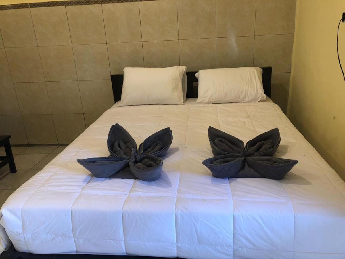 Puri Alit Guest house 2*