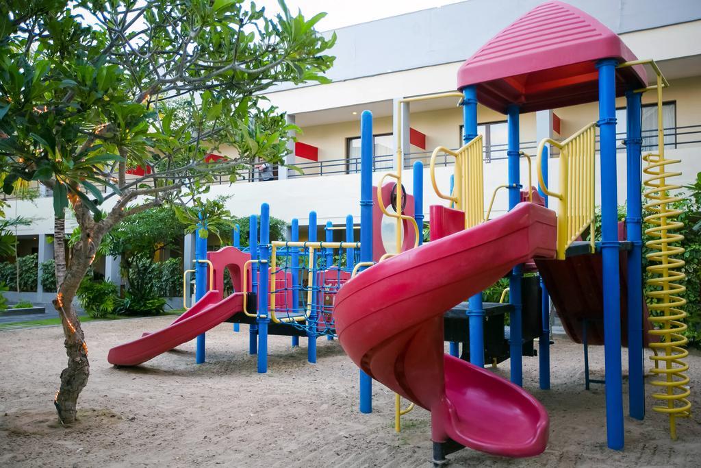 Hotel Kuta Station And 3*