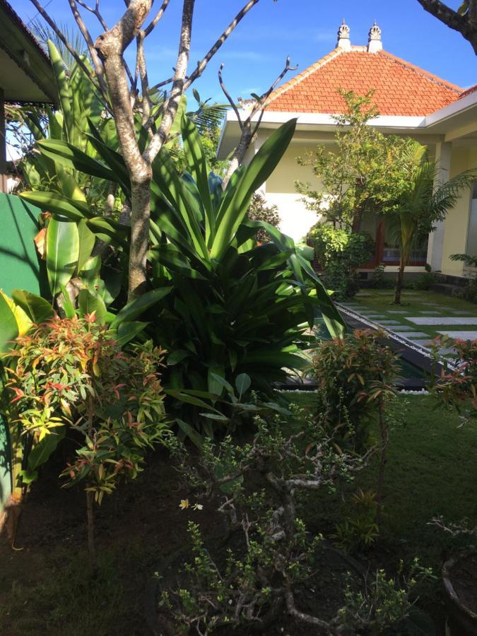 Kubu Homestay *