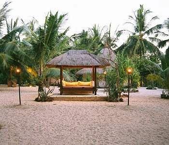 Waka Nusa Hotel