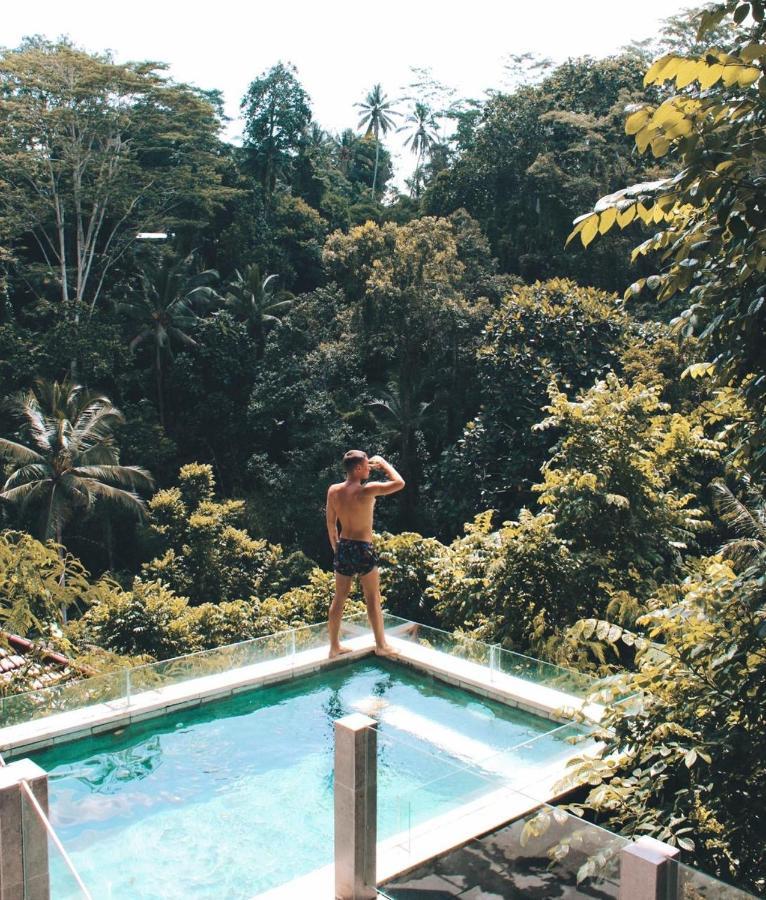 Villa Ubud Hills & *