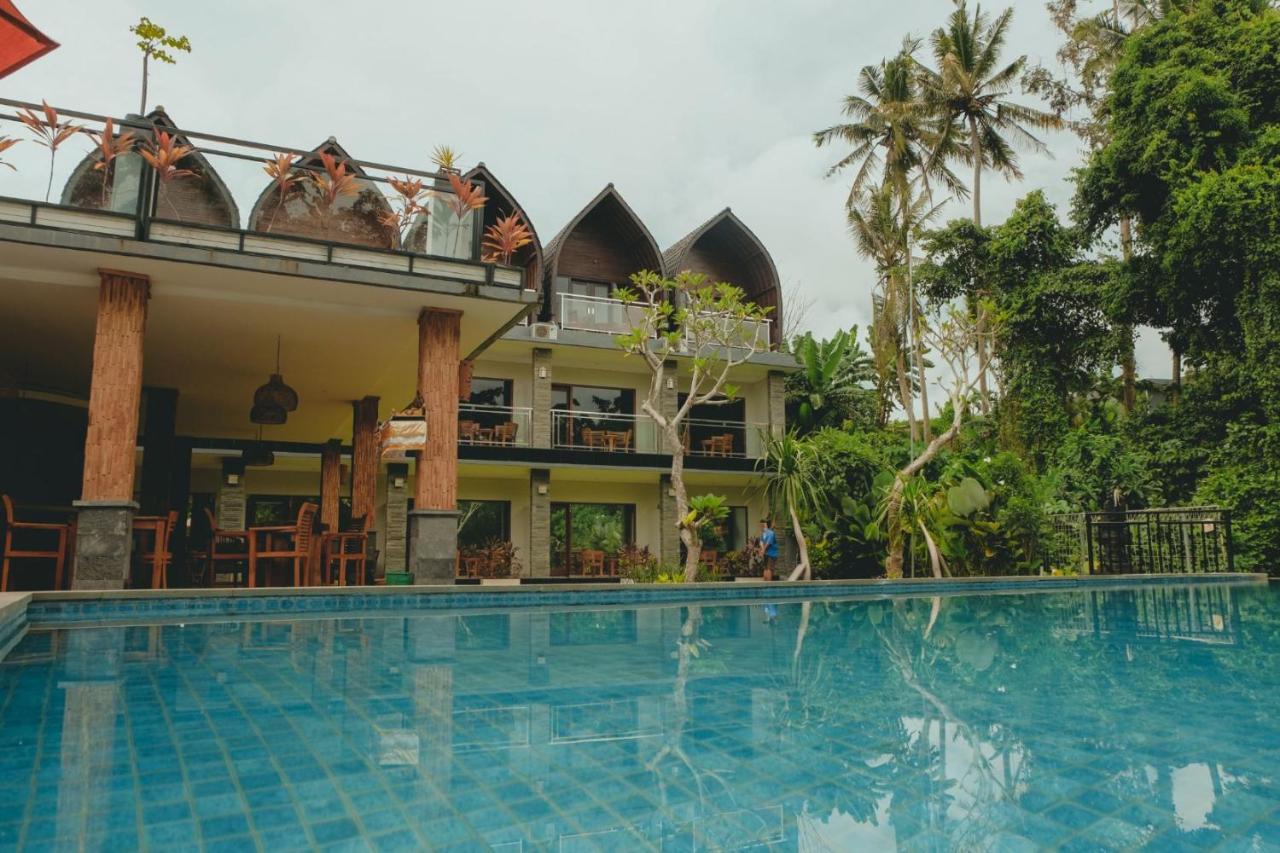 Sekar Arum Riverside In Canggu 2*