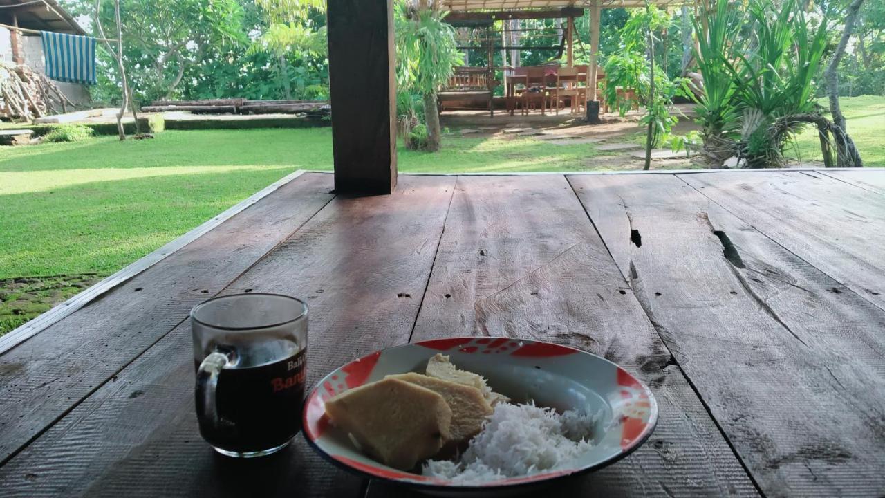Esa Di Kubu Singaraja (Bali)
