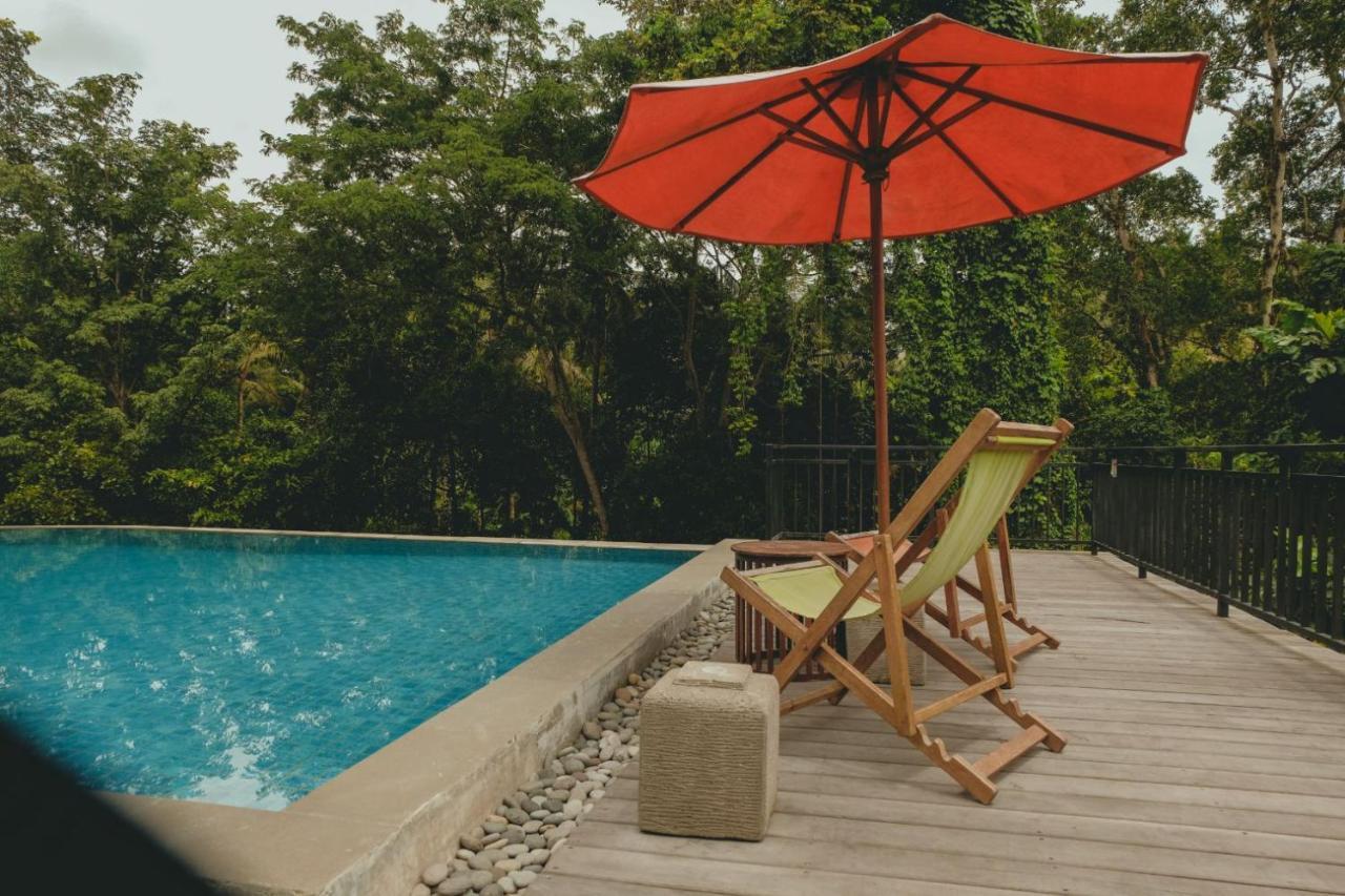 Sekar Arum Riverside In Canggu Hotel 2*