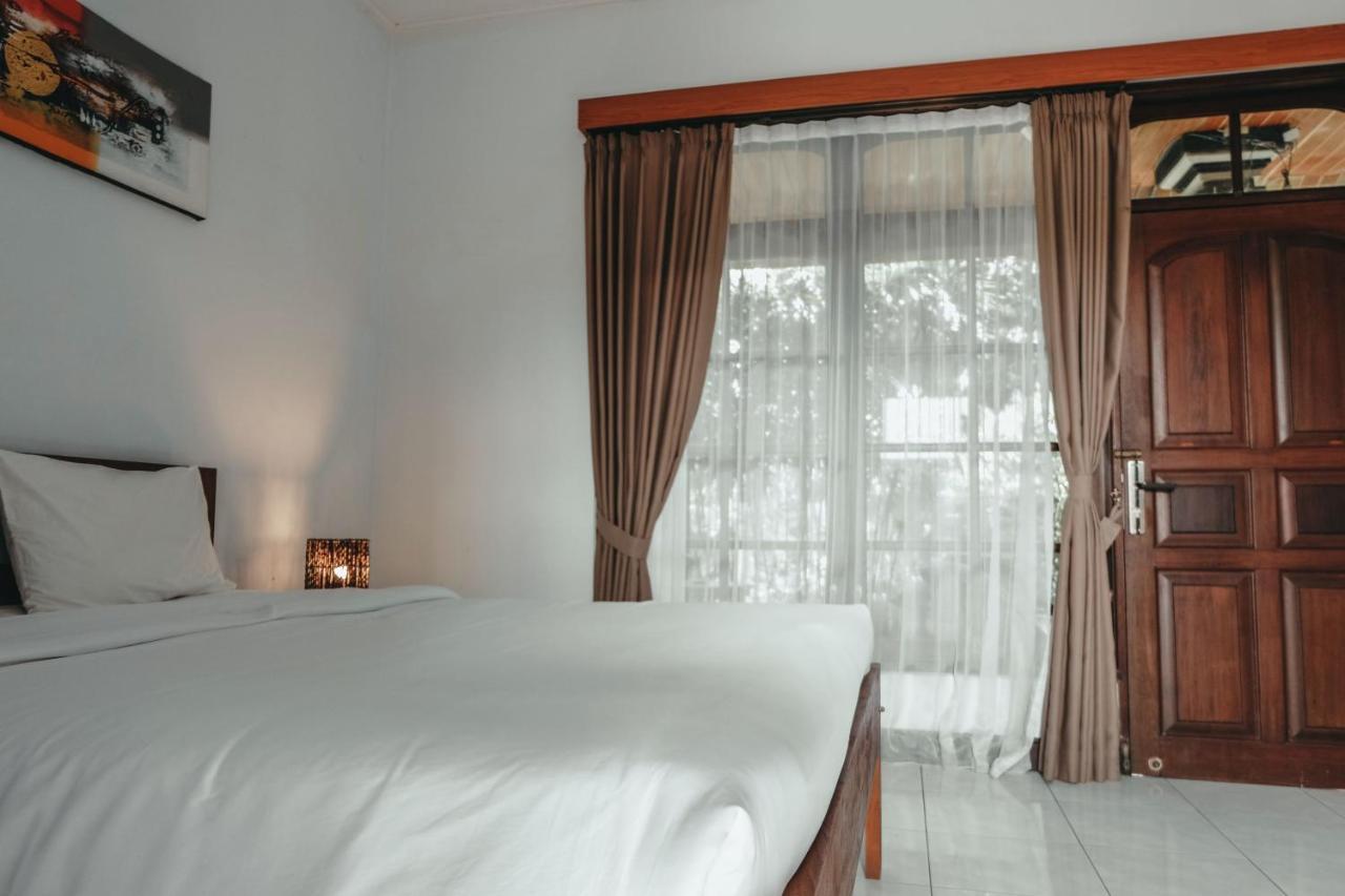 Sekar Arum Riverside In Canggu 2*