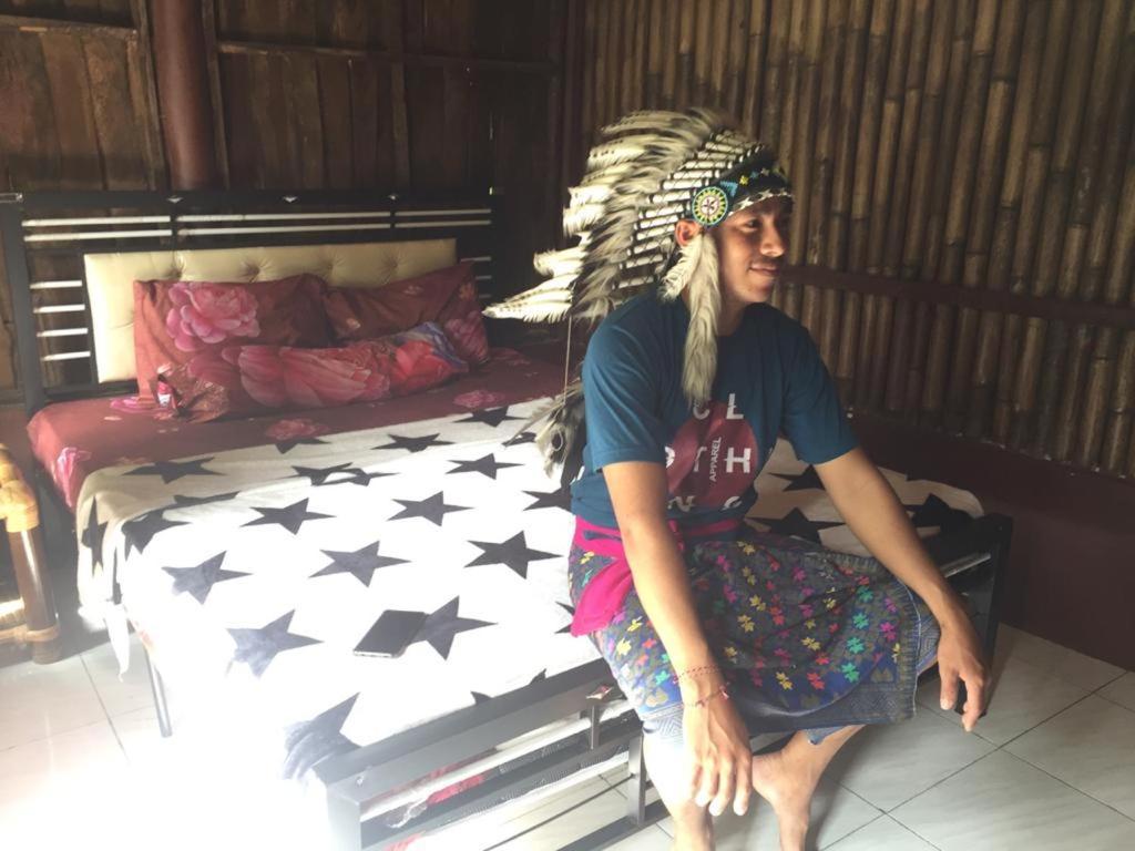 Made Roejas * Uluwatu (Bali)