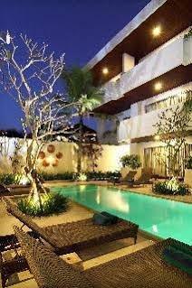 Swiss-Belcourt Sunset Aparthotel 4*