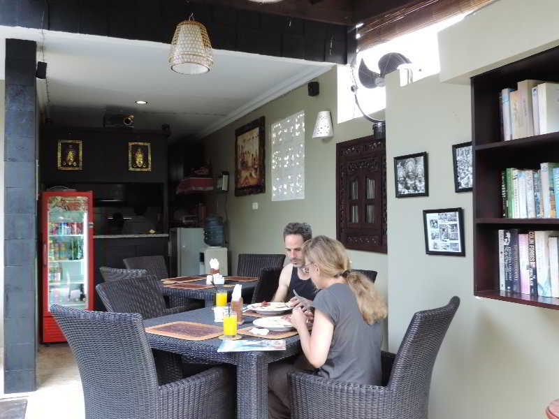 Hotel Legian 2*