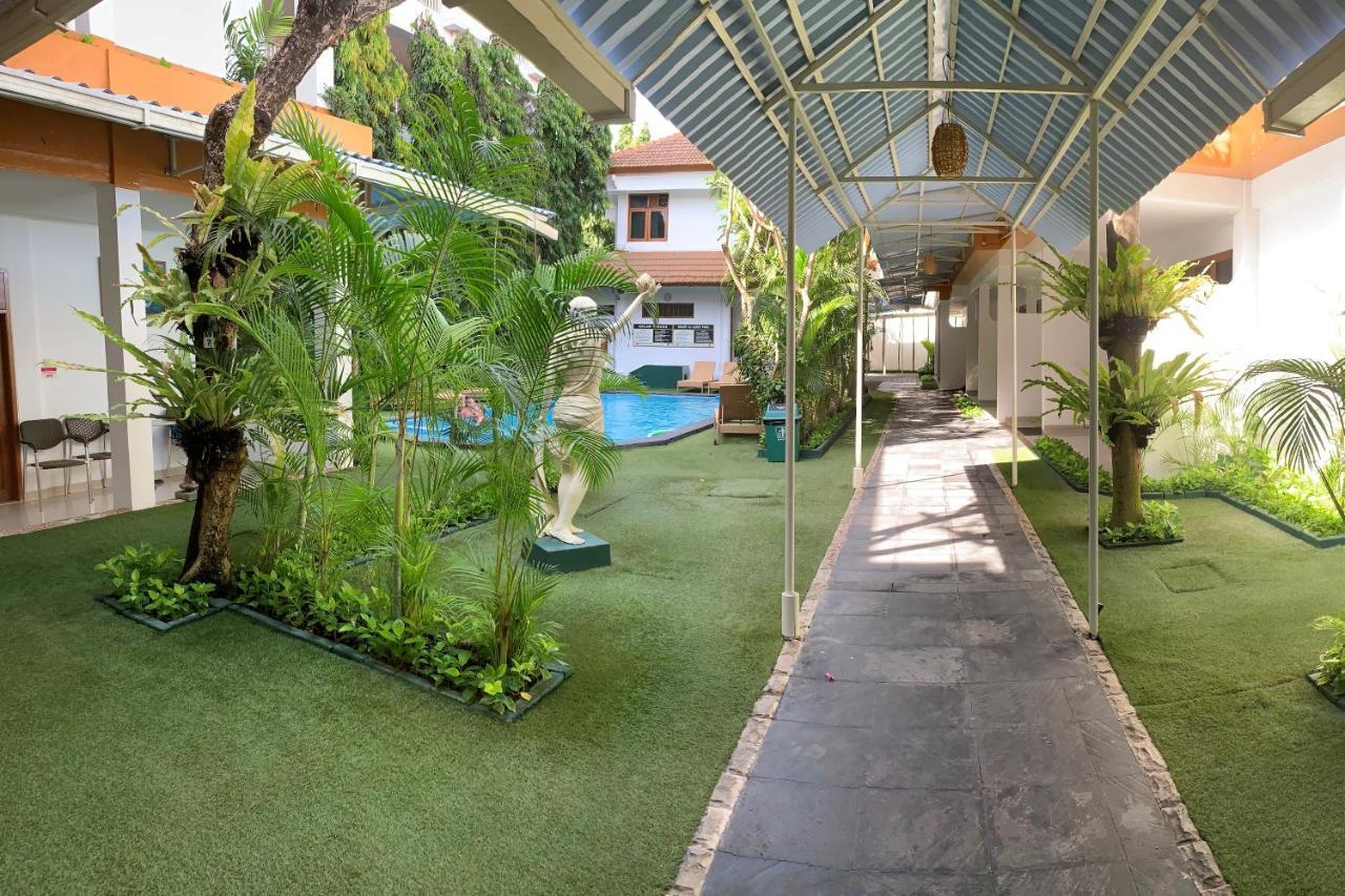 Febri's & Kuta (Bali)