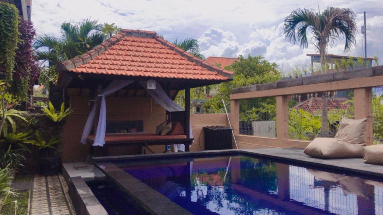 Leo Guest house *