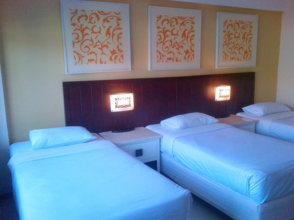 Kuta One Party Hotel 3*